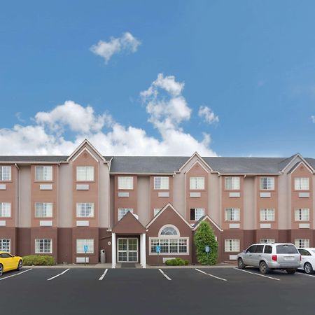Microtel Inn & Suites By Wyndham ברנדון מראה חיצוני תמונה
