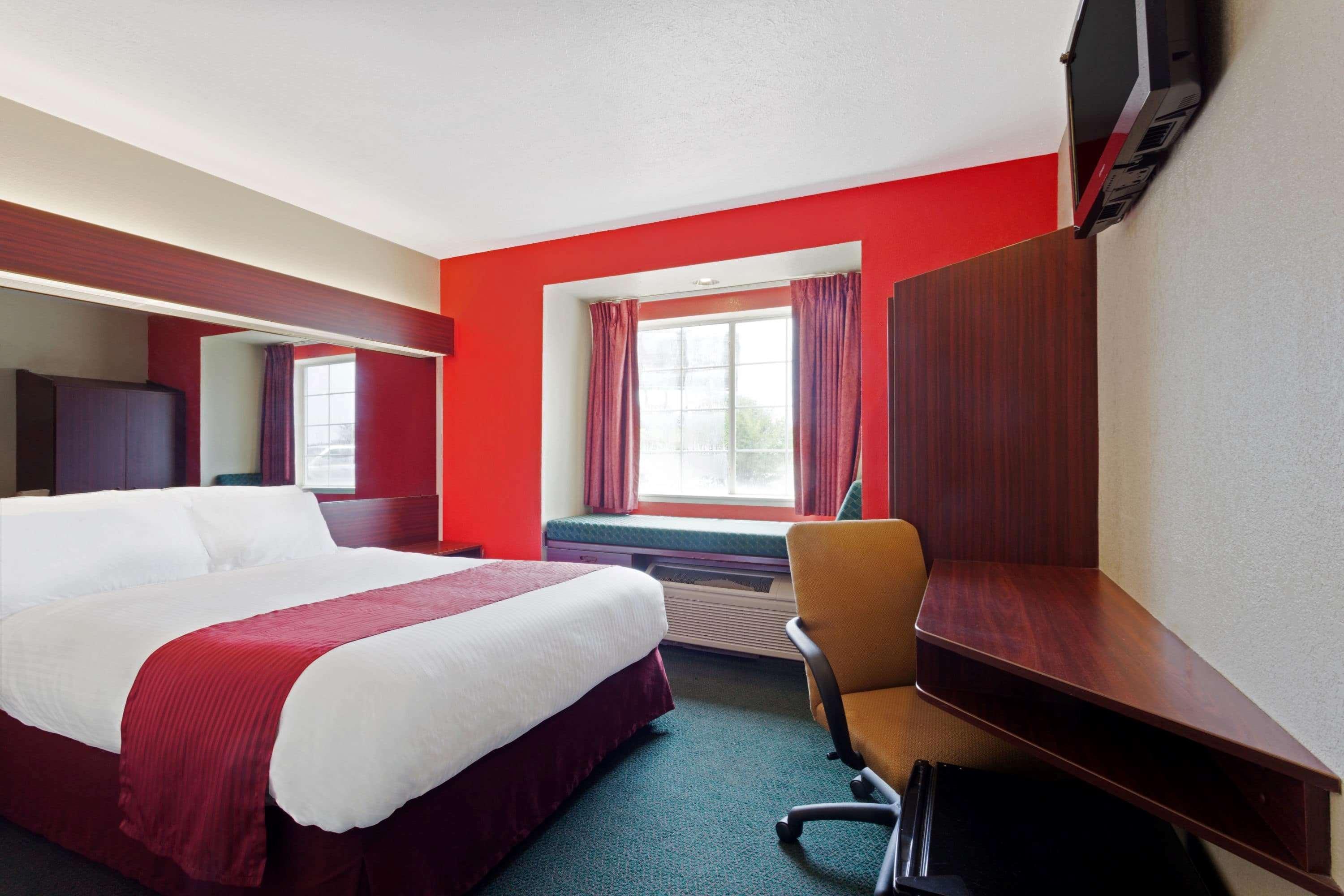 Microtel Inn & Suites By Wyndham ברנדון מראה חיצוני תמונה