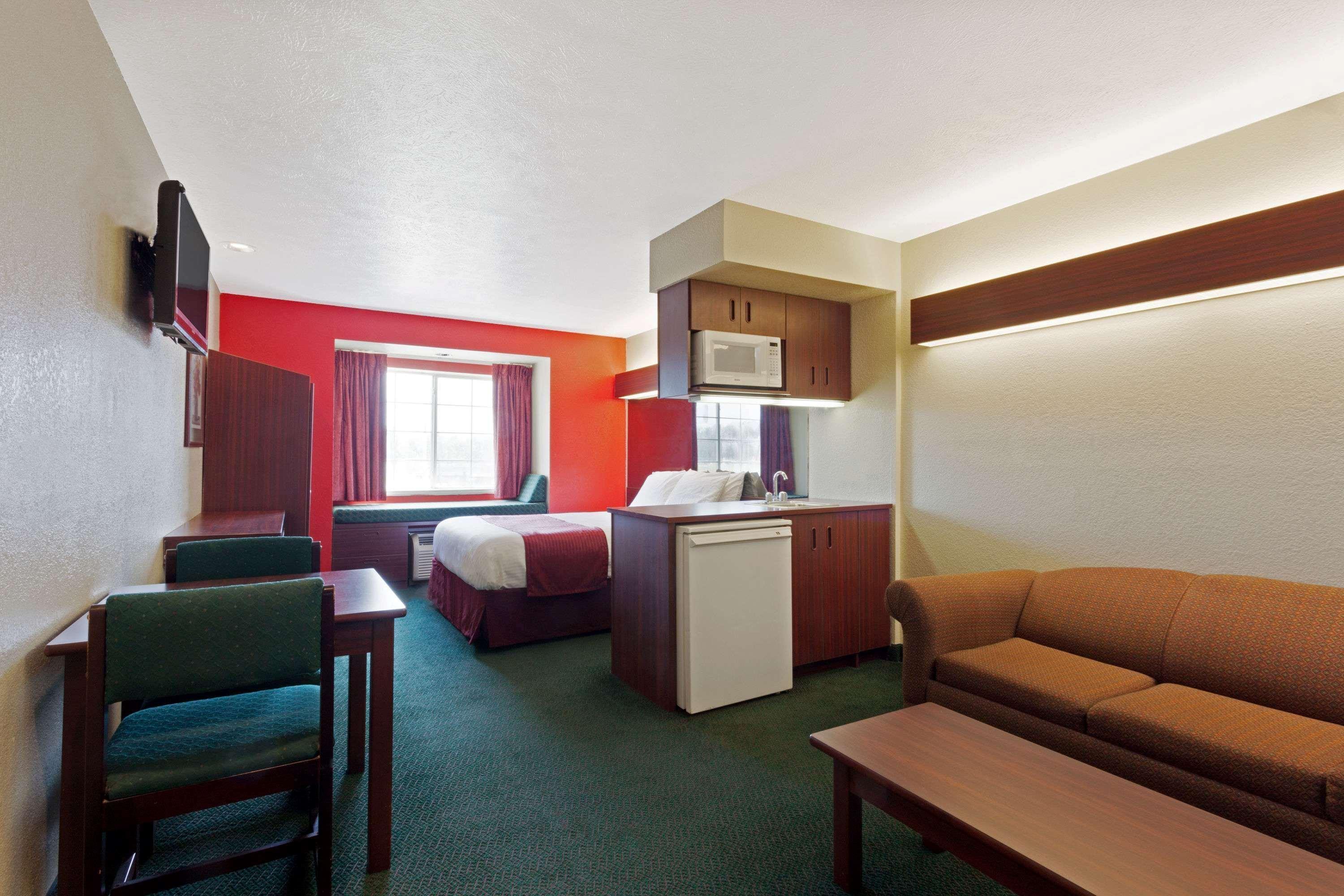 Microtel Inn & Suites By Wyndham ברנדון מראה חיצוני תמונה