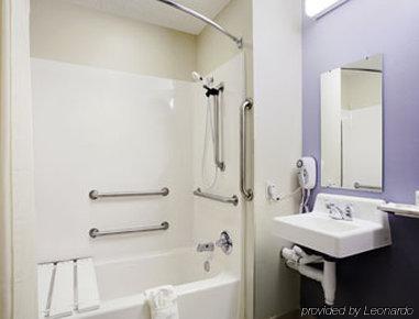 Microtel Inn & Suites By Wyndham ברנדון מראה חיצוני תמונה